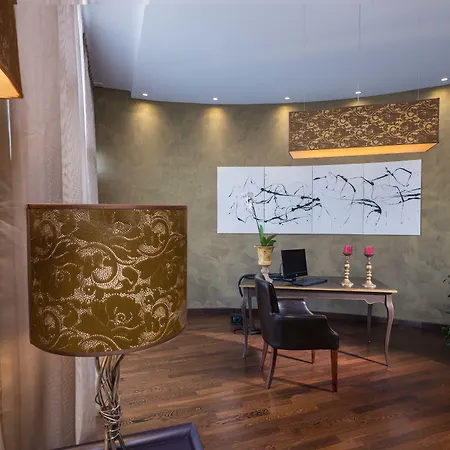 فندق For أولبيا