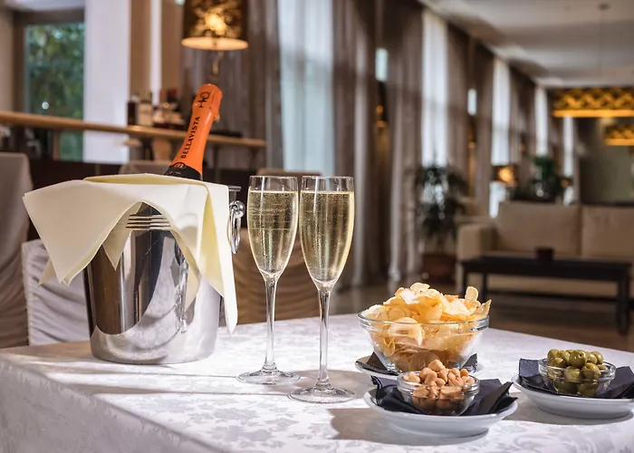 Ξενοδοχείο For