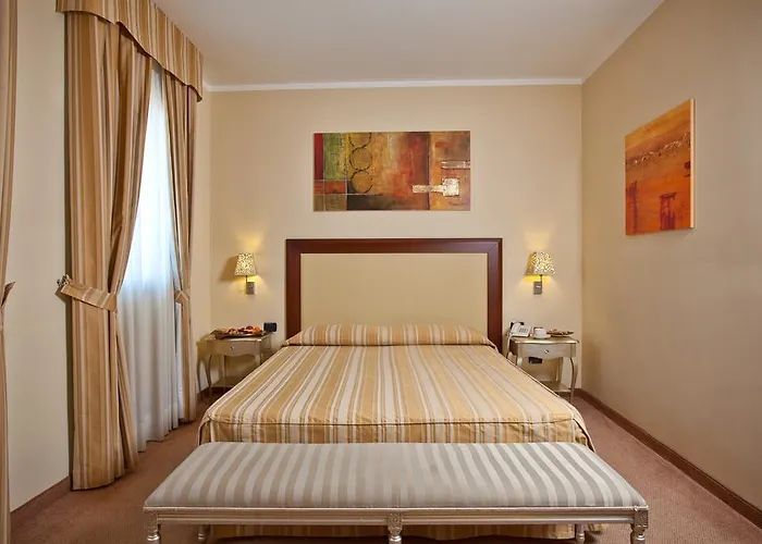 For Ξενοδοχείο 4*