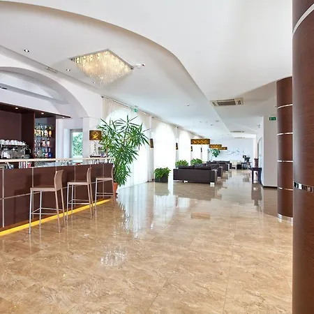 Hotel For 4*