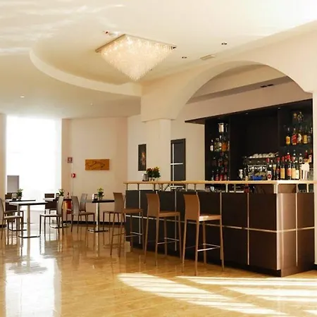 Hotel For 4*